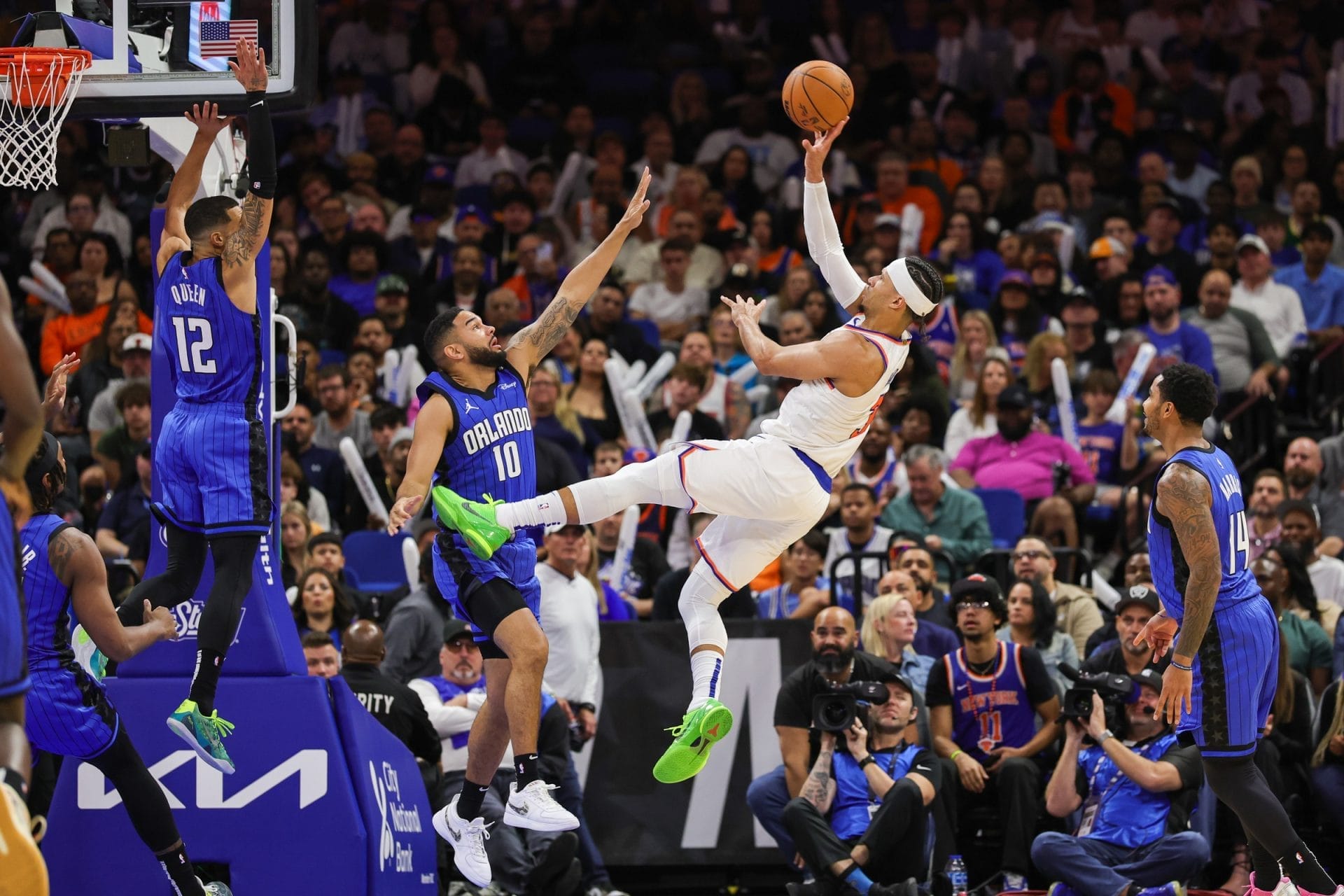 booker gl anzt suns bezwingen rivalen