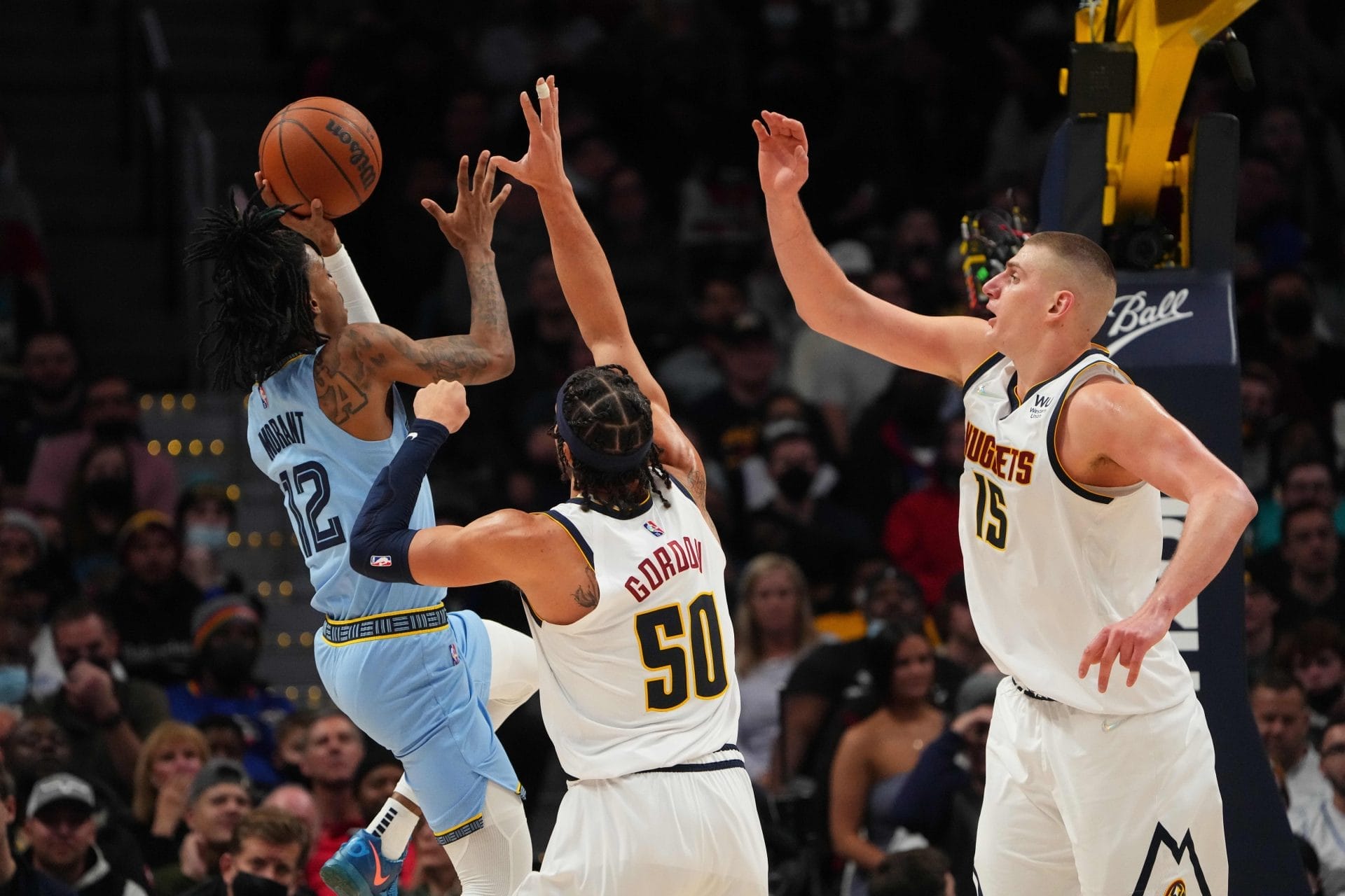 curry befl ugelt warriors zum souver anen ausw artssieg