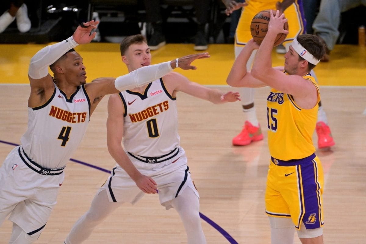 curry f uhrt warriors zum deutlichen ausw artssieg
