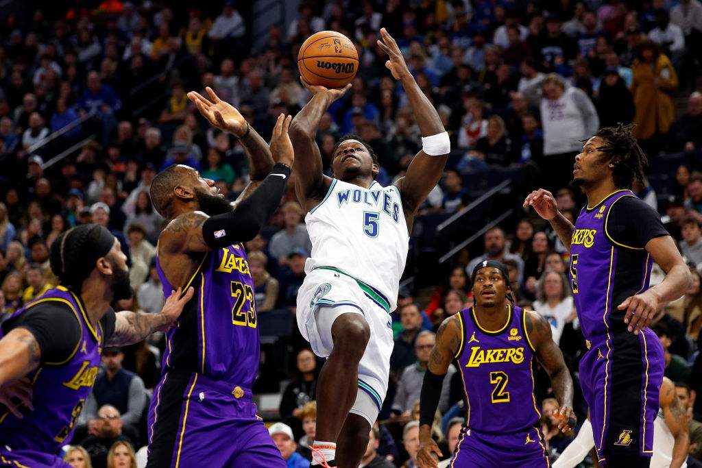 curry treibt warriors zum wichtigen sieg
