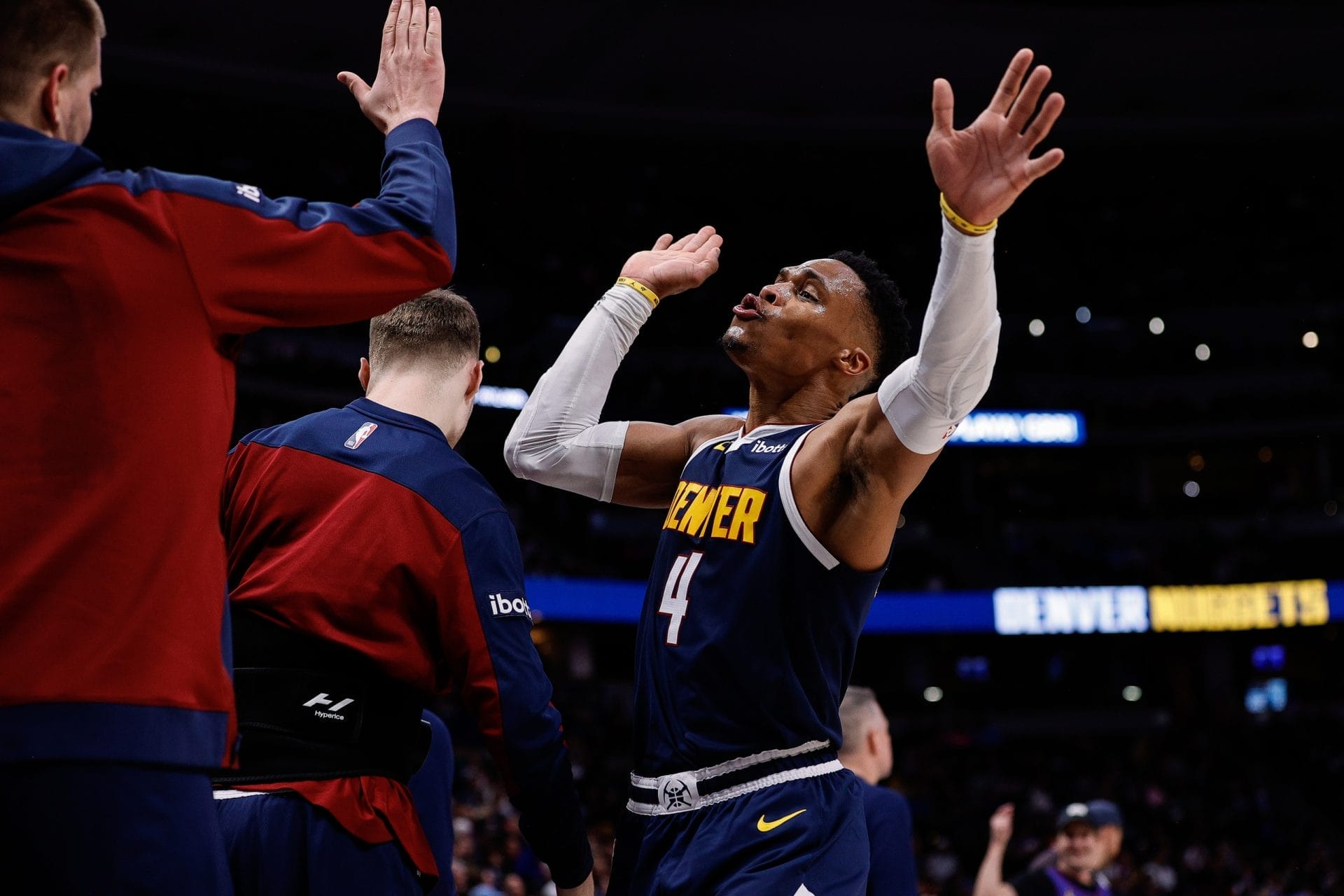 doncic f uhrt mavericks zum sieg uber die clippers