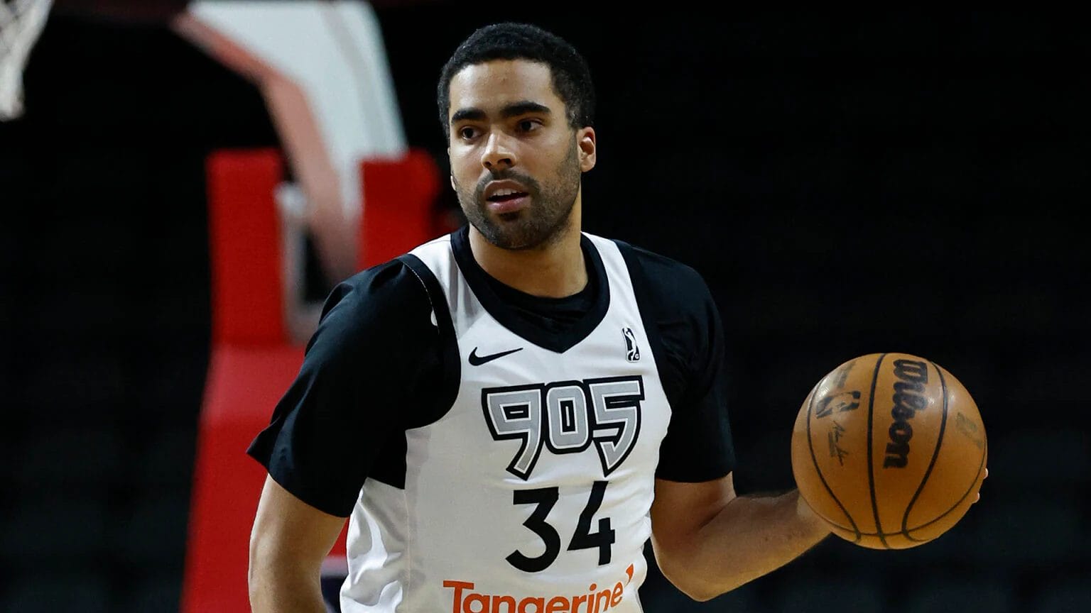 jontay porter verfeinert sein ballhandling