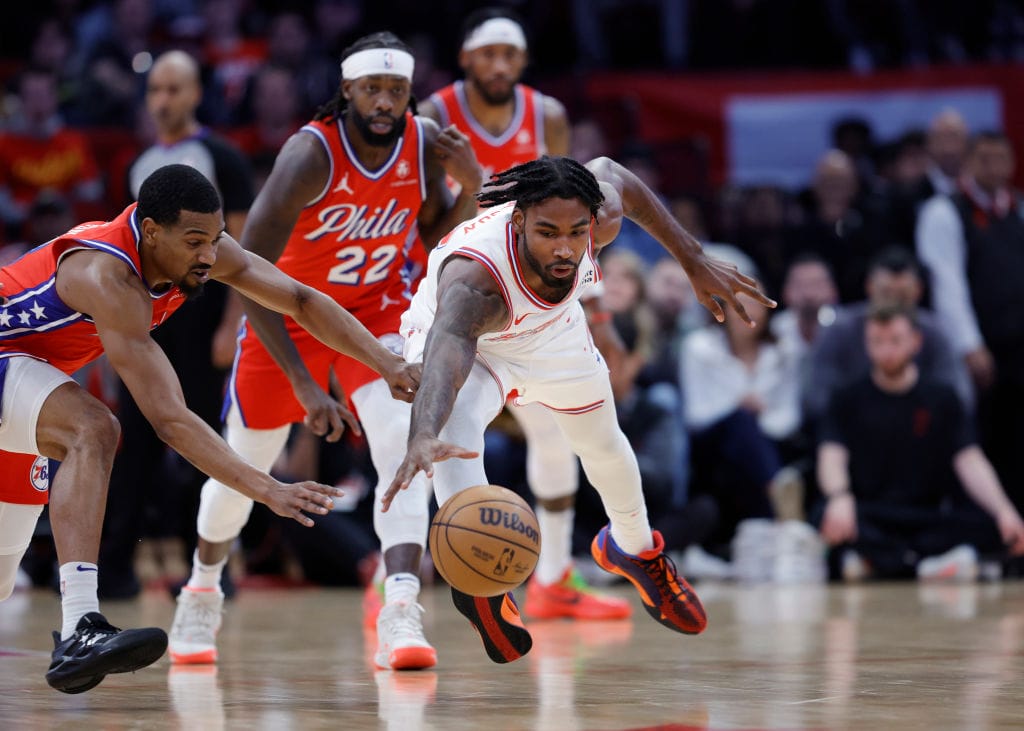 lakers erk ampfen knappen sieg gegen heat