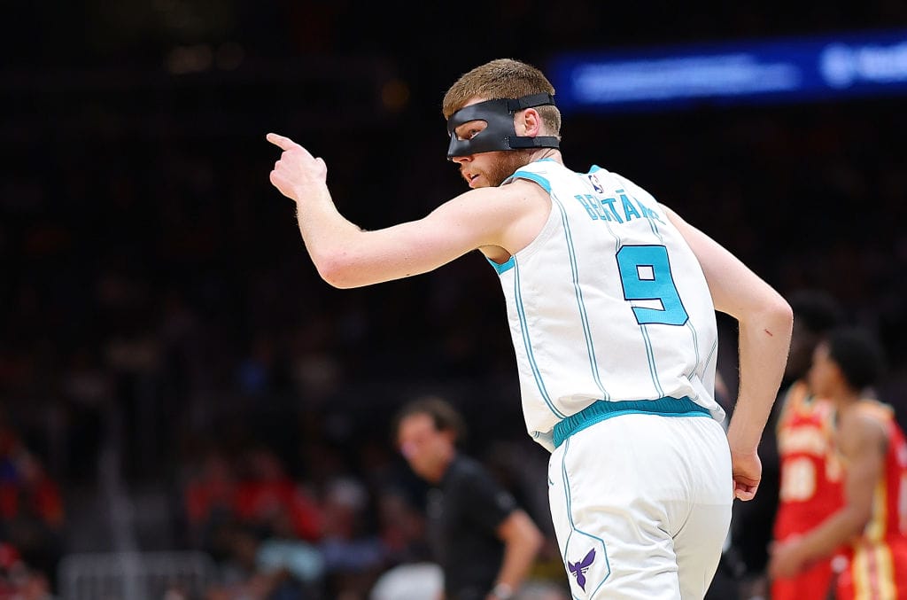 lakers schlagen warriors im packenden finish