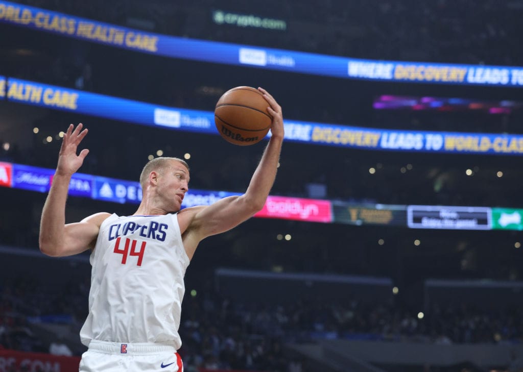 lakers sichern spektakul aren overtime sieg