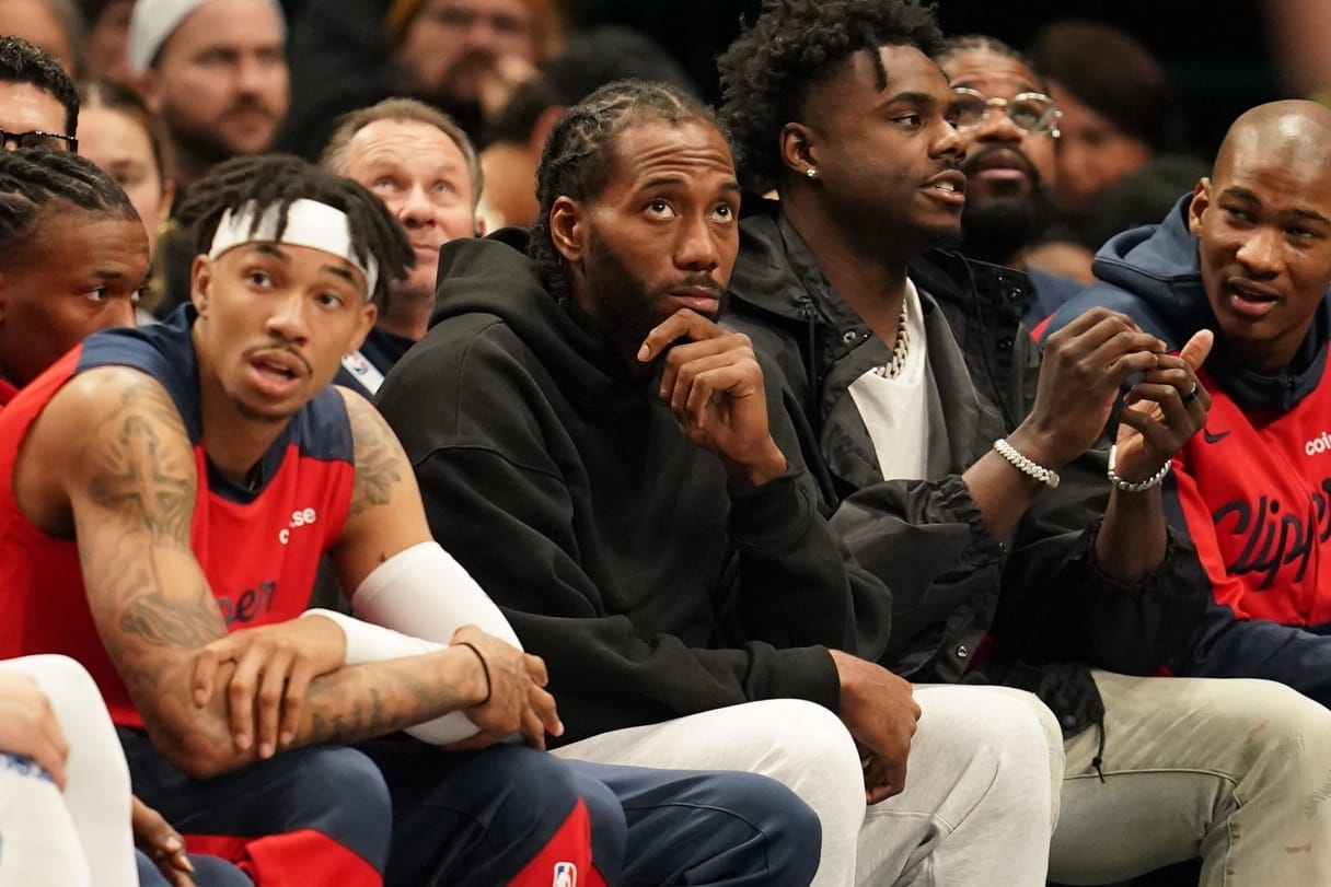lakers st urmen zum auftaktsieg gegen warriors