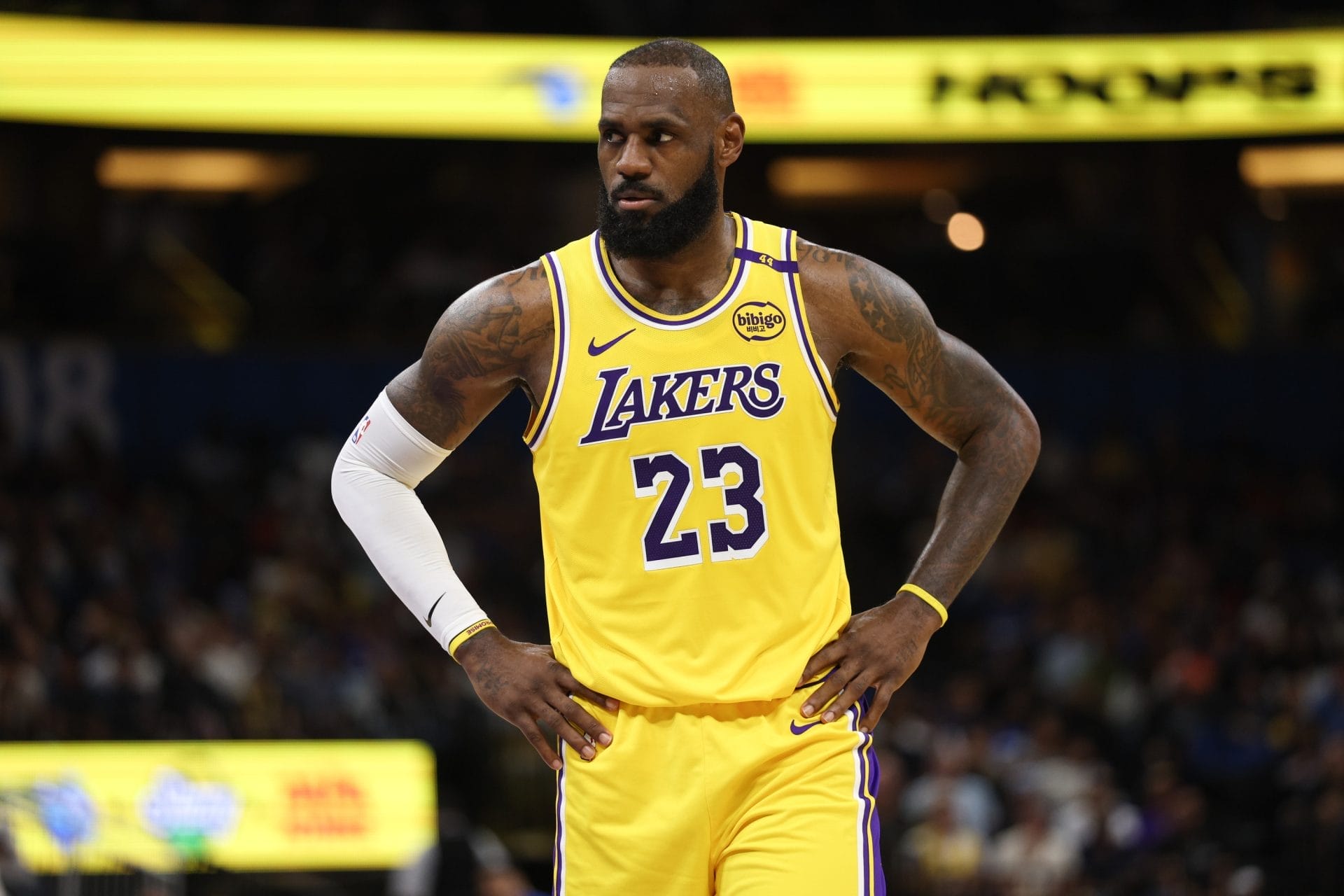 lebron james f uhrt lakers mit 23 punkten an
