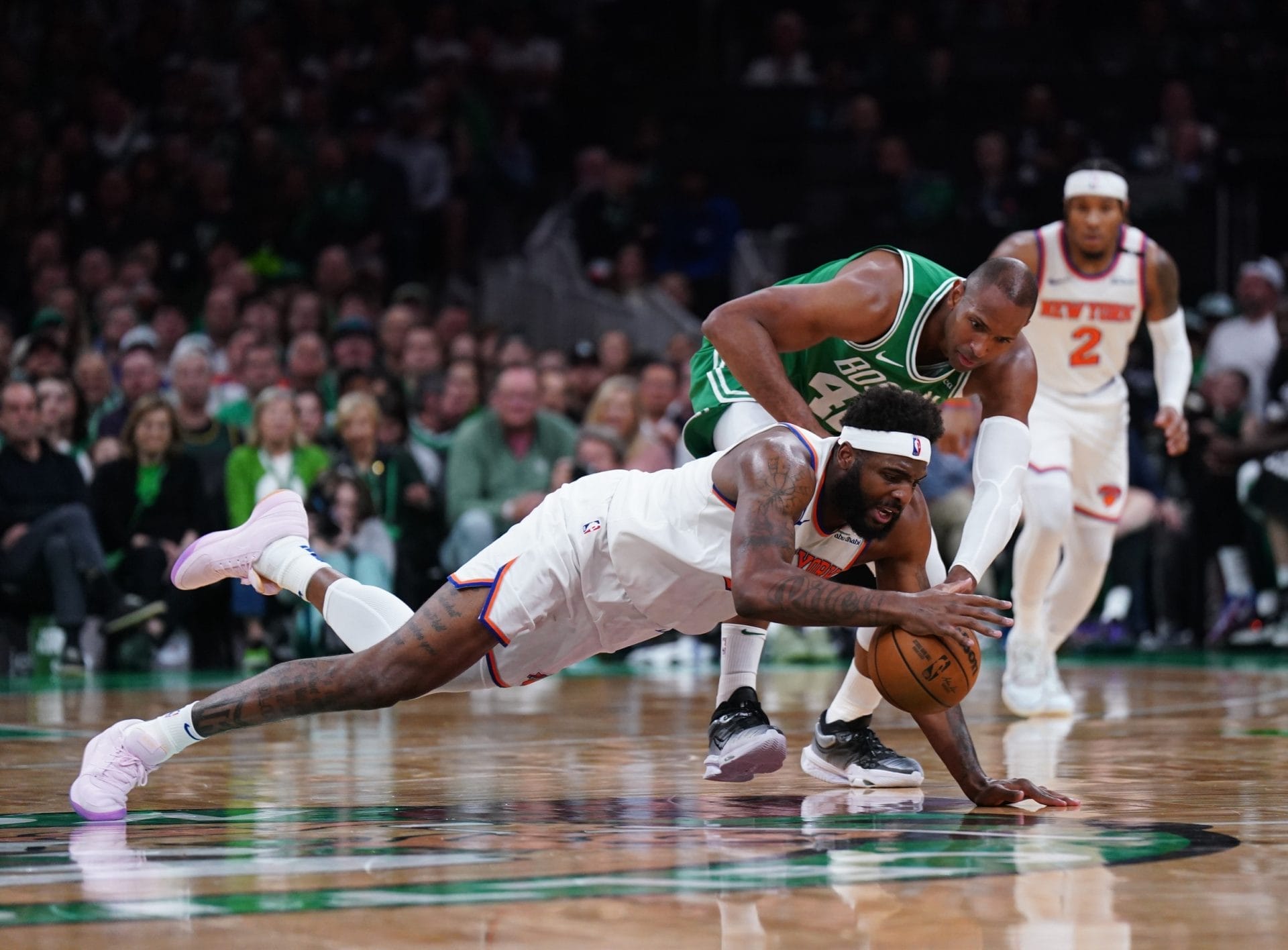 robinson und knicks fordern celtics im zweiten spiel heraus