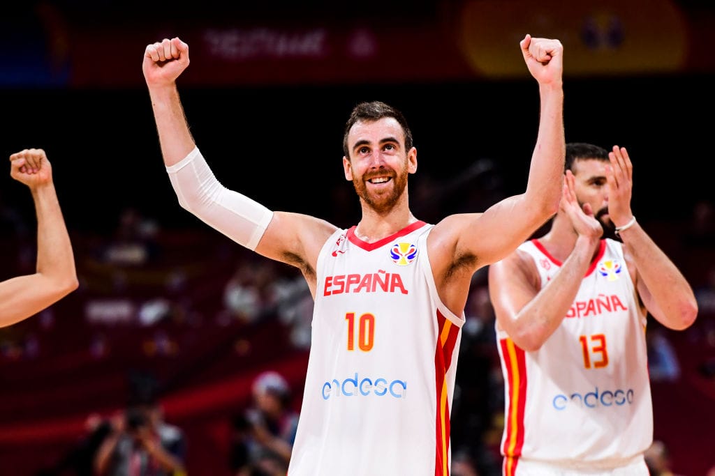 spanien schnappt sich den fiba wm pokal