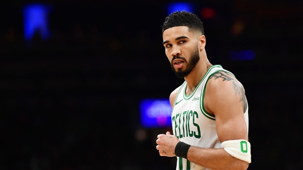 tatum gl anzt mit heisser hand