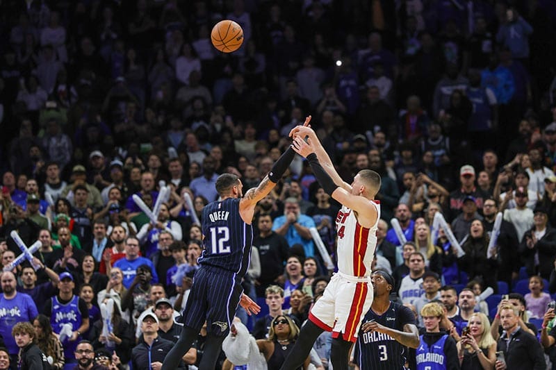 tyler herro sichert den sieg f ur die heat
