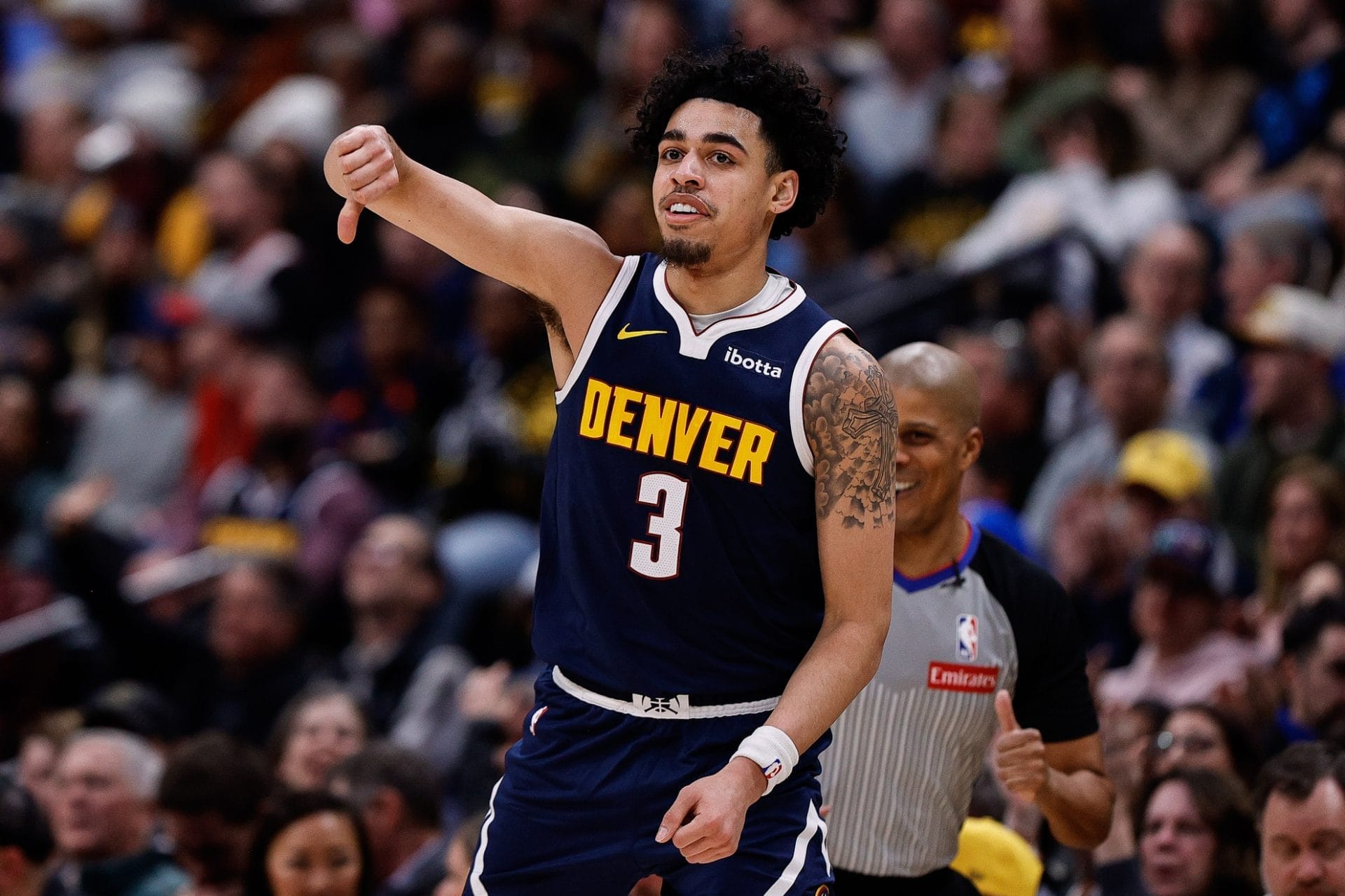 warriors sichern dramatischen sieg und bleiben oben