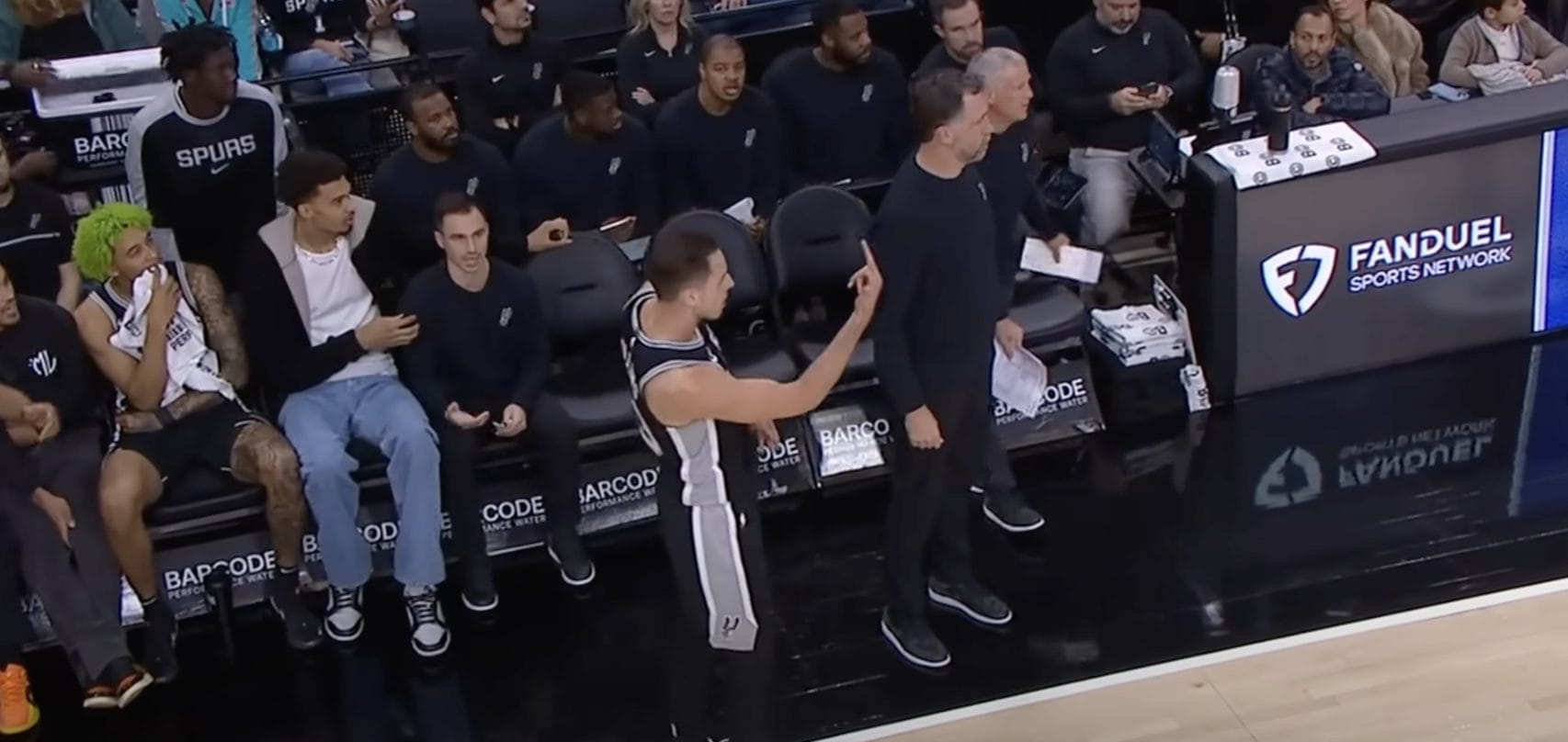 zach collins befeuert spurs sieg