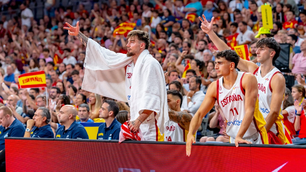 spanien trifft dreimal