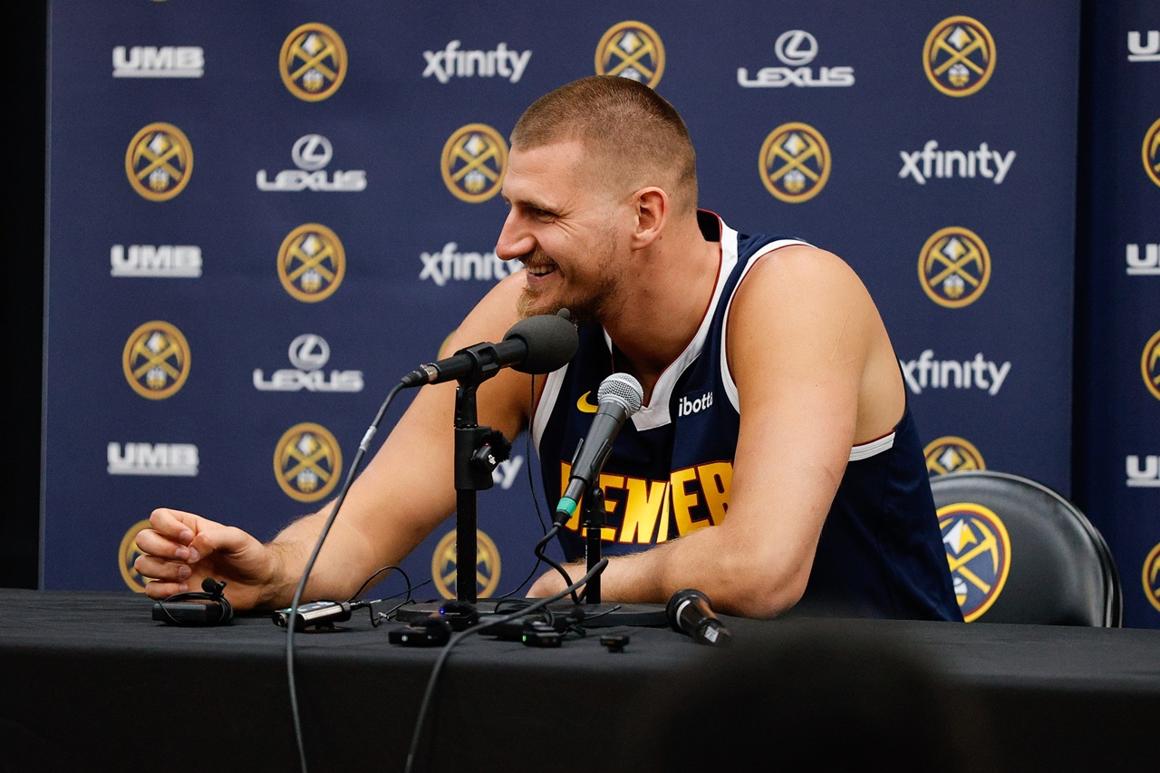 doncic f uhrt mavs zum grossen ausw artssieg