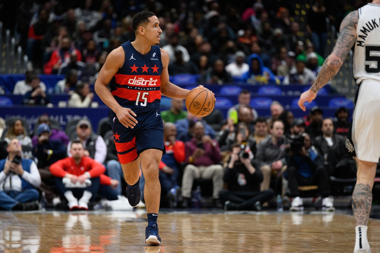 lakers winnen nipt in uitduel met warriors