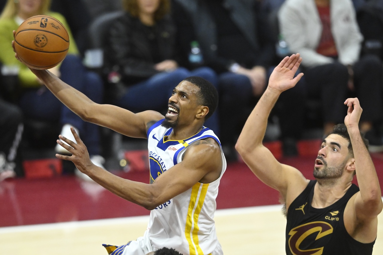 lakers verslaan warriors na overtime kraker