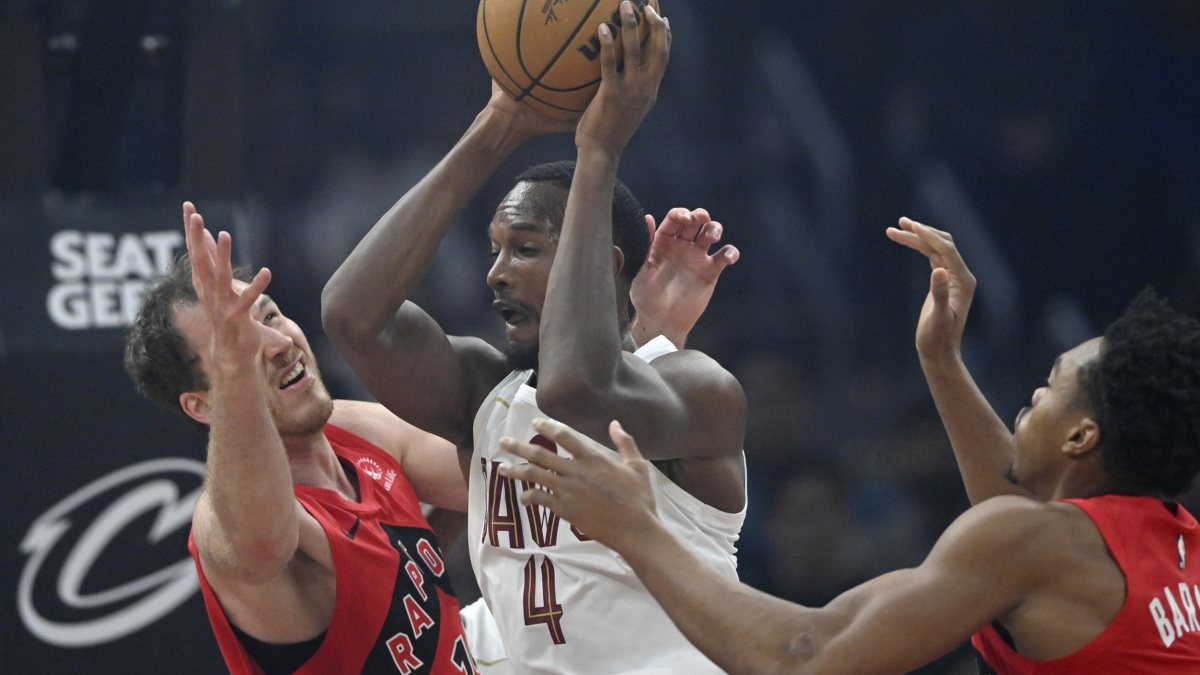 evan mobley schittert op vrijdag de 14e