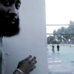 James Harden y Tony Parker sorprenden a unos niños en un partido en la calle