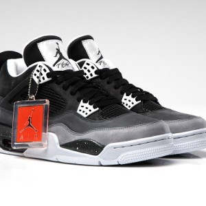 Nuevo lanzamiento: Air Jordan 4 Retro "Fear"