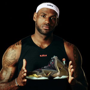 Lanzamiento: LeBron 11 "King's Pride"