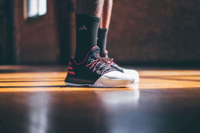 Adidas supera a Jordan en de en EE.UU.