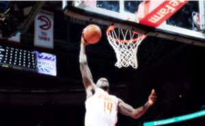 Dewayne Dedmon ejerce su opción de jugador y seguirá en Atlanta