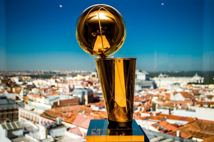El trofeo Larry O'Brien, de gira por España