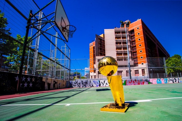 El trofeo Larry O'Brien, de gira por España