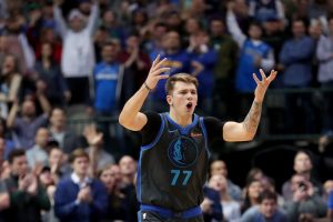 Los Mavericks ahondan en la crisis de Boston