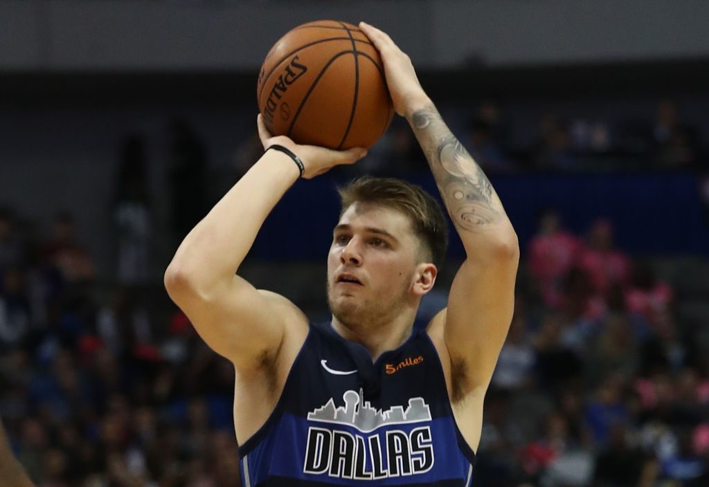 Luka Doncic y Trae Young, primeros Novatos del mes