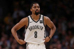 39 puntos de Dinwiddie acaban con los Sixers