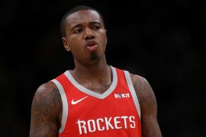 Houston Rockets firma tres años al 'two way' Gary Clark