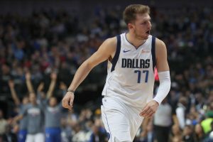 Luka Doncic se carga a Houston en dos minutos de escándalo