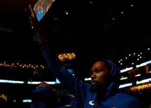 Los Clippers trabajan sin pausa para incorporar en verano a Durant y a Leonard