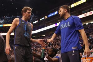Y Dirk Nowitzki regresó