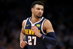 El mejor partido de DeAndre Ayton no basta contra estos Nuggets