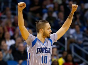 Orlando amenaza el octavo puesto de Detroit con Fournier de héroe