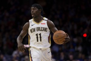 Holiday lidera el triunfo de los Pelicans tras el susto de Anthony Davis