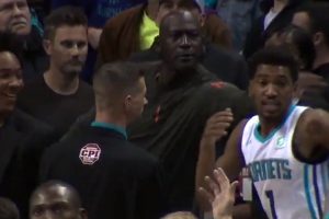 Las collejas de Michael Jordan a Malik Monk porque casi le arruina el partido