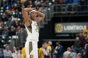 Los Pacers derrotan con contundencia a Milwaukee en el regreso de Oladipo