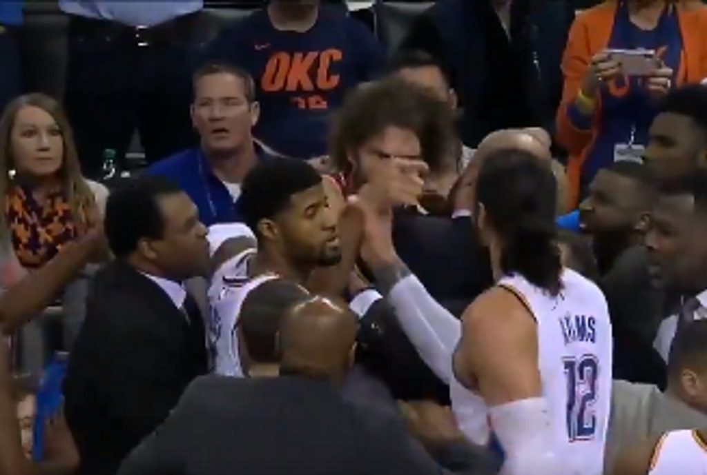 Altercado serio en el Thunder-Bulls: Robin Lopez pierde los papeles