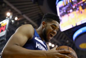 Minnesota prolonga su buen estado de forma ante los Hornets