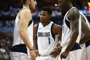 Triple-doble de Dennis Smith Jr. para batir a los Knicks