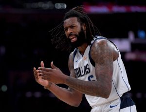 Dallas duda sobre el futuro de DeAndre Jordan