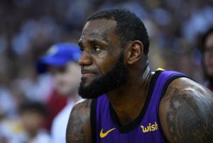 LeBron, al menos otra semana de baja