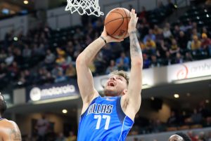 Doncic se convierte en el jugador más joven con un triple-doble de 30 puntos