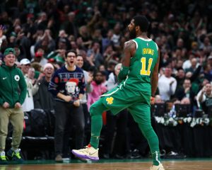 Un encendido Irving lidera el gran triunfo de Boston sobre los Raptors