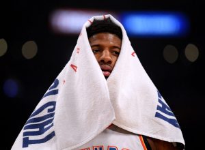 Paul George acusa a los árbitros de poco profesionales: “Se les ha ido de las manos”