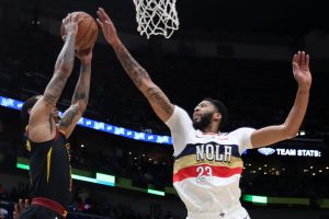 Anthony Davis y NOLA se aprovechan de los Cavaliers en el regreso de Mirotic
